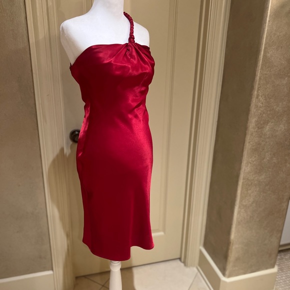 Red silky size 2 versatile strap cocktail party dress - Picture 7 of 11